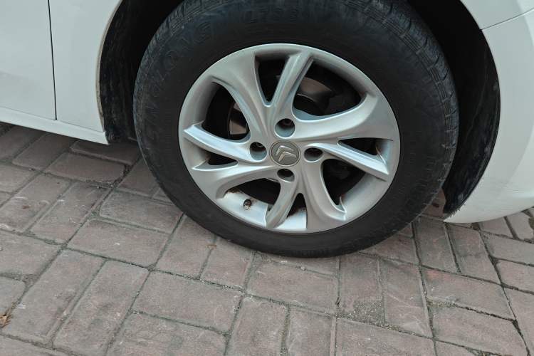 Used Citroen Elysee 2014 1.6L Manual Fashion Model CNG
