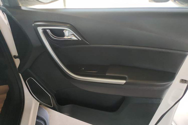 Used JMC Yuhu 5 2019 2.0T Diesel Manual Two-Wheel Drive Entry-Level China VI Standard