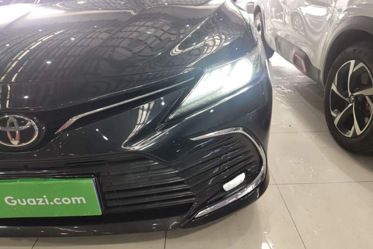 Used Toyota Camry 2021 2.0G Luxury Edition
