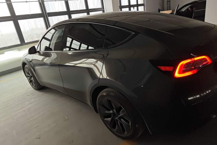 Used Tesla Model Y 2023 Rear-Wheel-Drive Version
