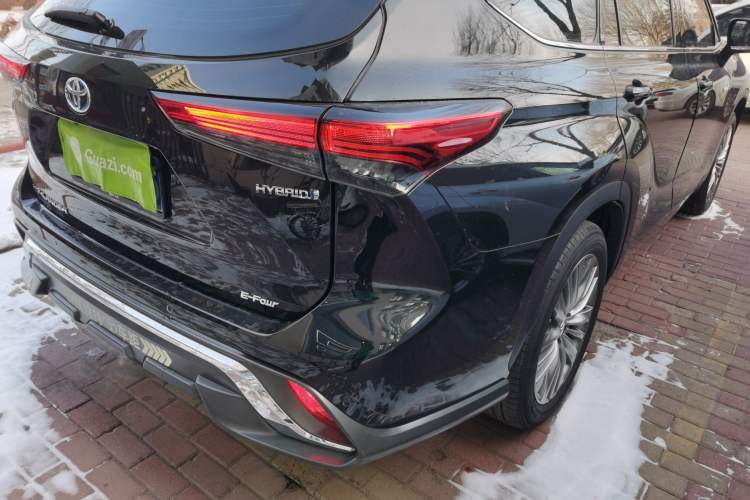 Used Toyota Highlander 2023 2.5L Smart Electric Hybrid Dual-Motor All-Wheel-Drive Luxury 7-Seater
