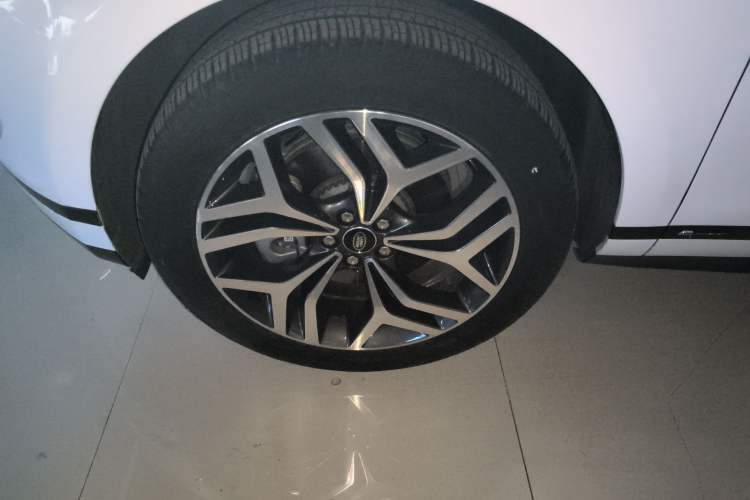 Used Land Rover Range Rover Evoque 2021 Range Rover Velar 249 PS R-Dynamic S Performance Edition