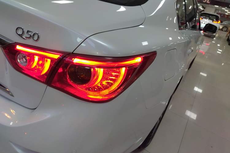 Used Infiniti Q50L 2015 2.0T Comfort Edition