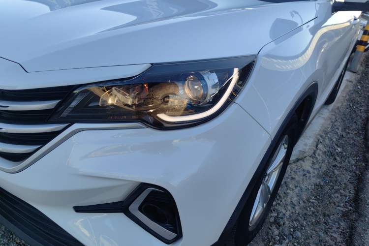 Used JETOUR X70M 2021 1.5T DCT Luxury Partner Model 7 Seats