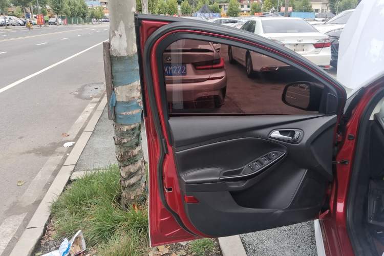 Used Ford Focus 2018 Hatchback Classic EcoBoost 180 Automatic Elite Model
