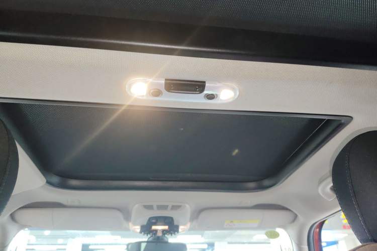 Used  MINI 2018 1.5T COOPER Classic Edition Five-Door Version
