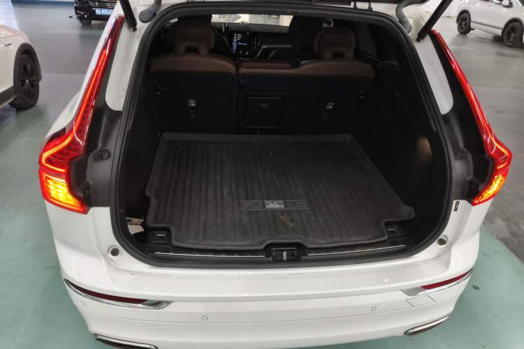 Used Volvo XC60 2021 T5 4x4 Smart Luxury Edition