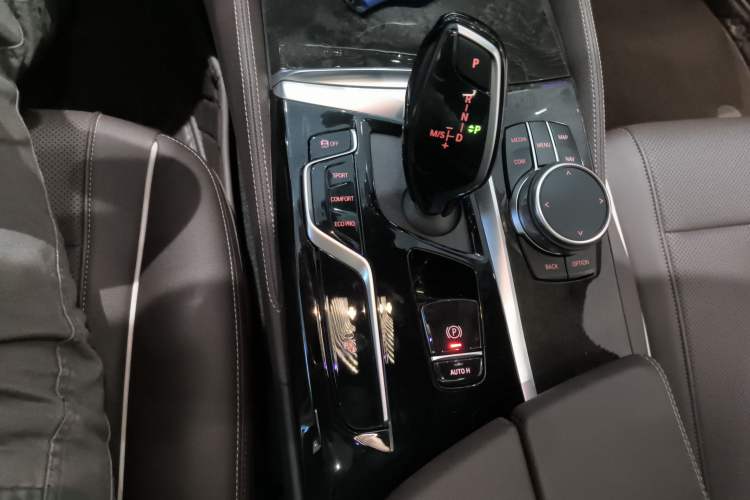 Used BMW 5 Series 2022 Restyled 525Li M Sport Package
