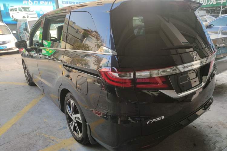 Used Honda Odyssey 2015 Updated Version 2.4L Smart Edition