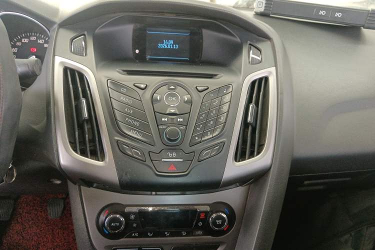 Used Ford Focus 2012 Sedan 1.6L Manual Fashion Edition