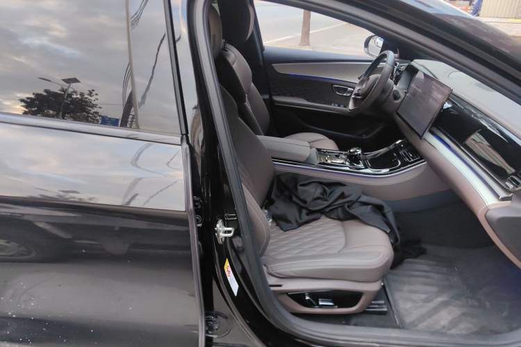 Used BYD Han 2023 EV Champion Edition 605KM Front-Drive Premium Model
