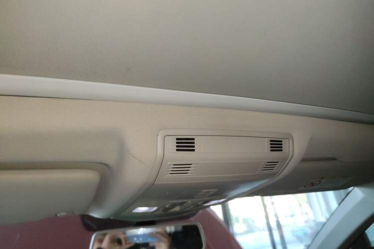 Used Volkswagen T-ROC 2019 280TSI DSG Two-Wheel Drive Comfort Version China VI Standard
