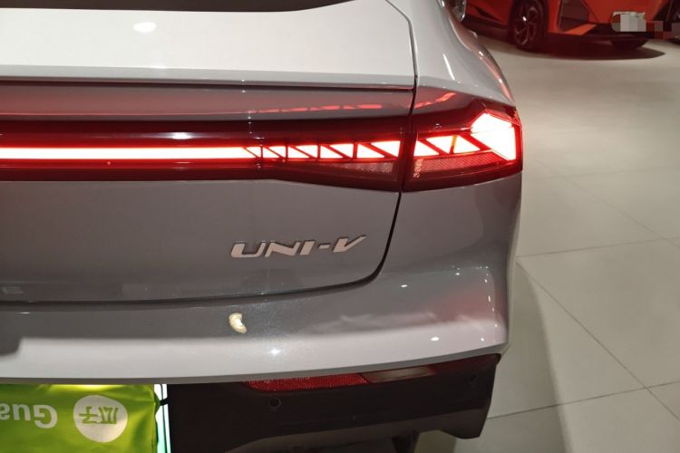 Used Changan UNI-V iDD 2024 Blue Whale Smart Electric iDD 136km Luxury Model
