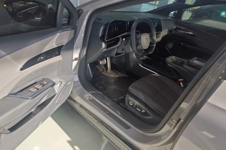 Used Hongqi EH7 2024 760 Pro+ Four-Wheel Drive Version
