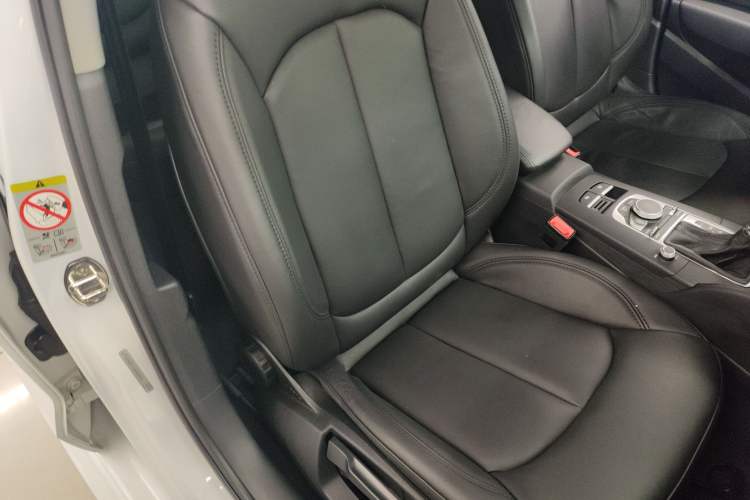 Used Audi A3 2019 Limousine 35 TFSI Fashion Edition China V standard
