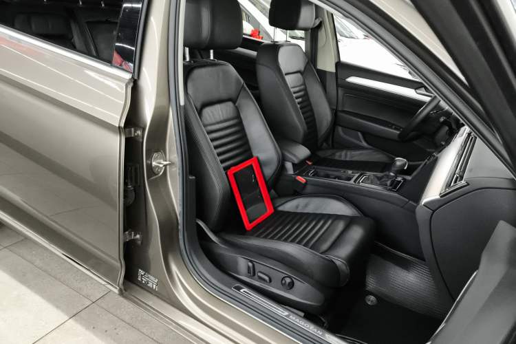 Used Volkswagen Magotan 2019 330TSI DSG Leading Edition China V Standard
