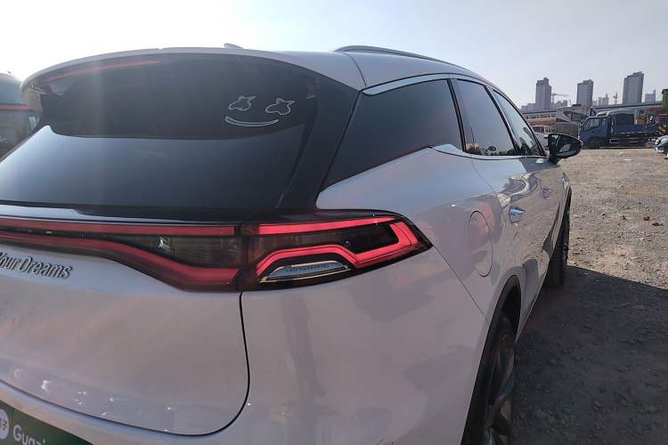 Used BYD Tang New Energy 2018 DM 2.0T All-Wheel Drive Smart Connectivity Luxury Model 7 Seats China V Emission Standard