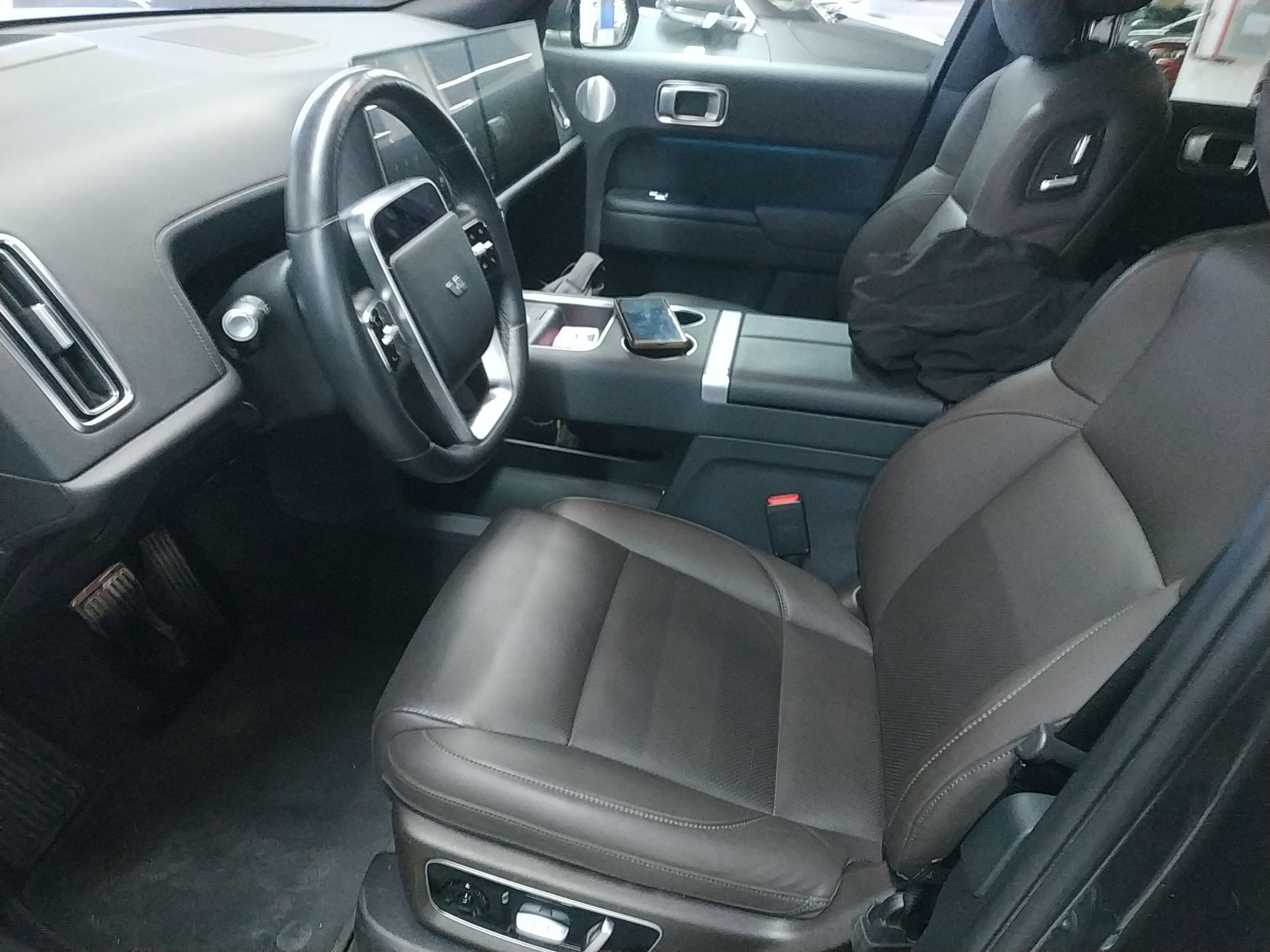 Переднее сиденье в автомобиле