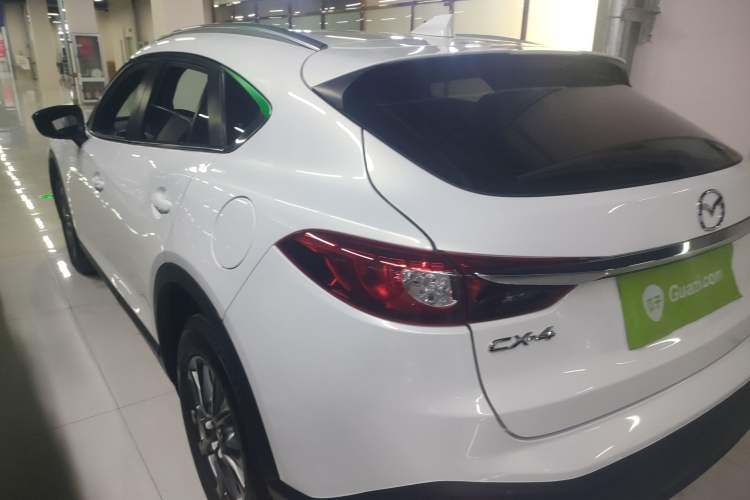 Used Mazda CX-4 2018 2.0L Automatic Two-Wheel Drive Blue Sky Premium Upgrade Version China V Standard