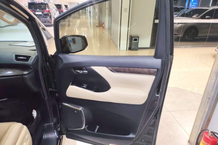 Used Toyota Alphard 2021 Dual-Engine 2.5L Prestige Edition
