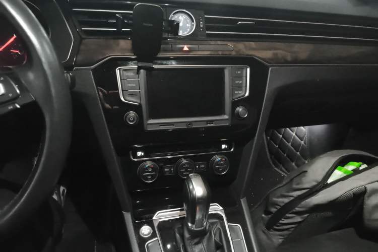 Used Volkswagen Magotan 2017 330TSI DSG Luxury Model
