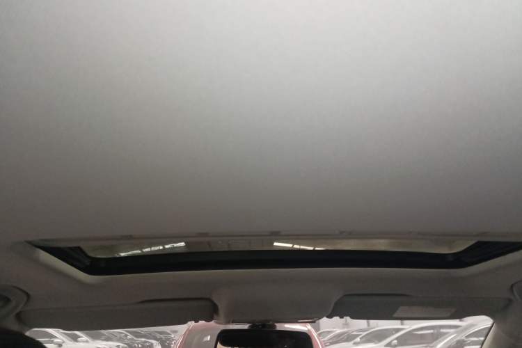 Used Volkswagen Santana 2015 1.6L Manual Luxury Edition
