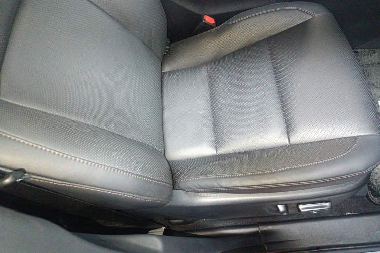 Used Toyota Highlander 2018 2.0T Four-Wheel Drive Prestige Version 7 Seats China VI Standard
