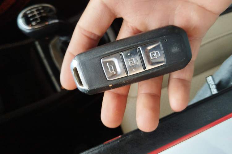 Used Baojun 310W 2017 1.5L Manual Luxury Model China V Standard
