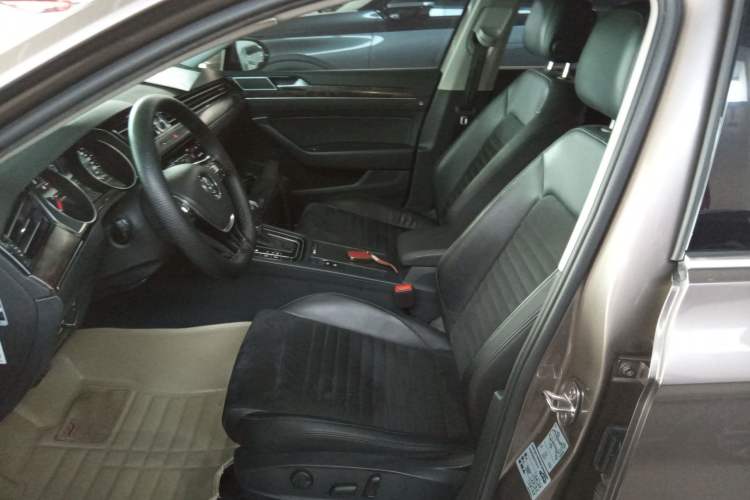 Used Volkswagen Magotan 2017 330TSI DSG Luxury Model
