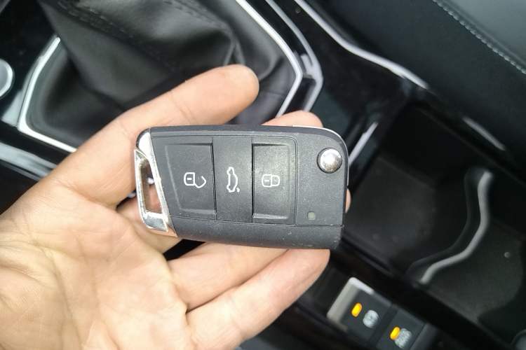 Used Volkswagen Tharu 2025 NewRui 300TSI Prestige Edition