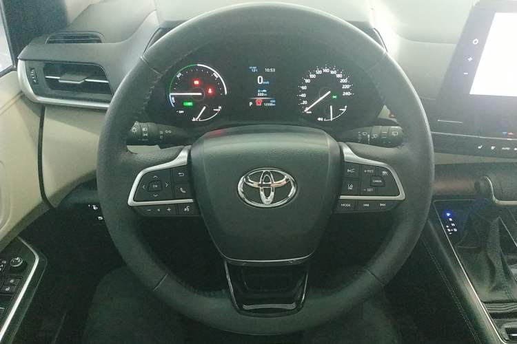 Used Toyota Sienna 2024 2.5L Hybrid Prestige Deluxe Edition