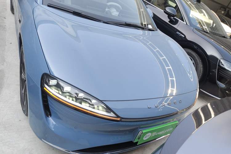 Used Hima Luxeed S7 2025 705 km Max
