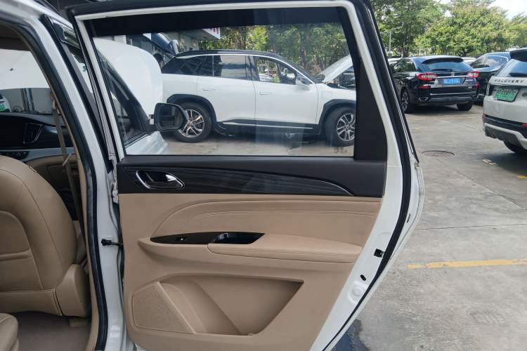 Used Baojun 730 2016 1.5L Manual Comfort Version 7 Seats China V Emission Standard
