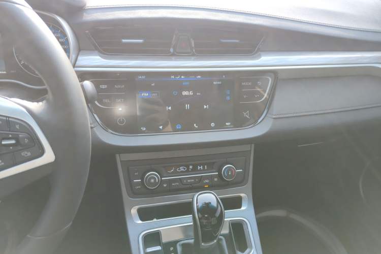 Used Geely Auto Emgrand 2019 Leading Edition 1.5L CVT Luxury Model China VI Standard
