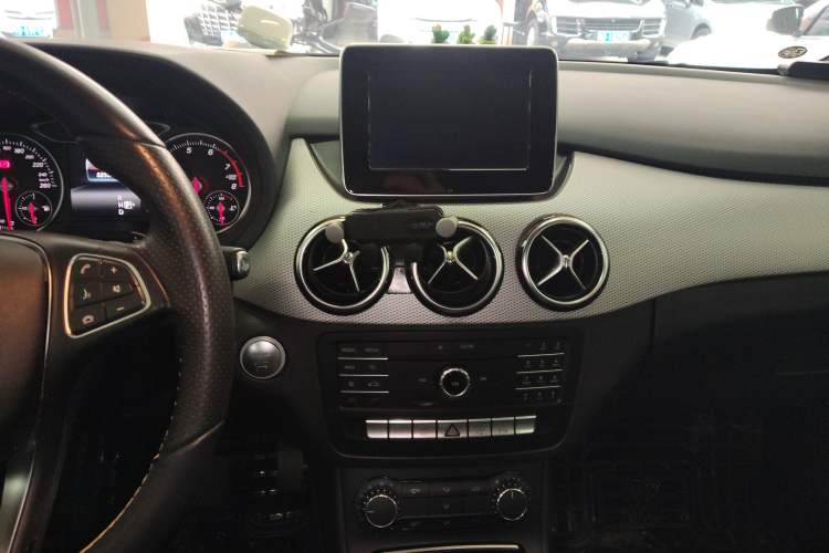 Used Mercedes-Benz B-Class 2015 B 200 Sport Edition