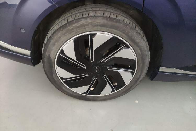 Used  eπ008 2024 636Max All-Electric Version 6 Seats
