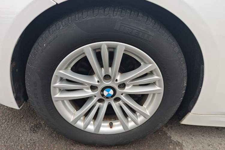 Used BMW 3 Series 2015 320Li Fashion Model
