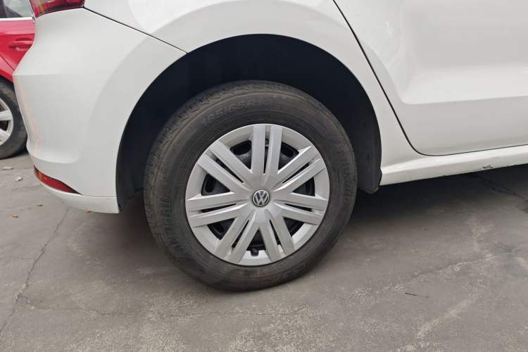 Used Volkswagen Polo 2016 1.4L Manual Fashion Model