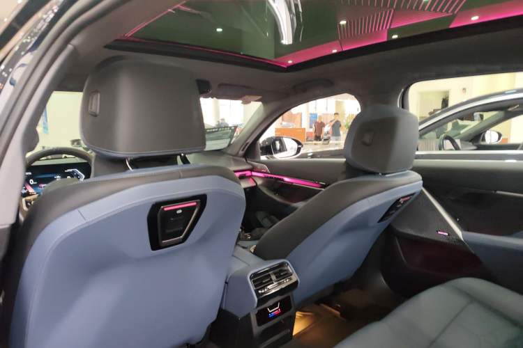 Used BMW i5 2024 eDrive 35L Luxury Model with M Sport Package
