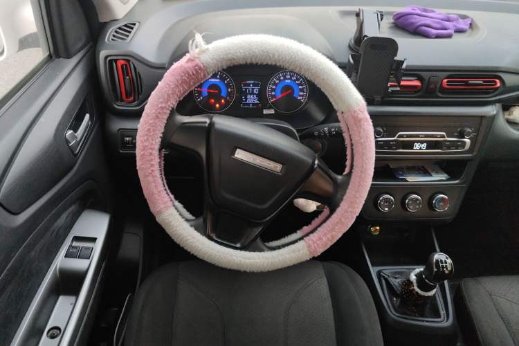 Used Dongfeng Fengon 380 2022 1.5L Standard Edition 7-Seater Passenger Vehicle
