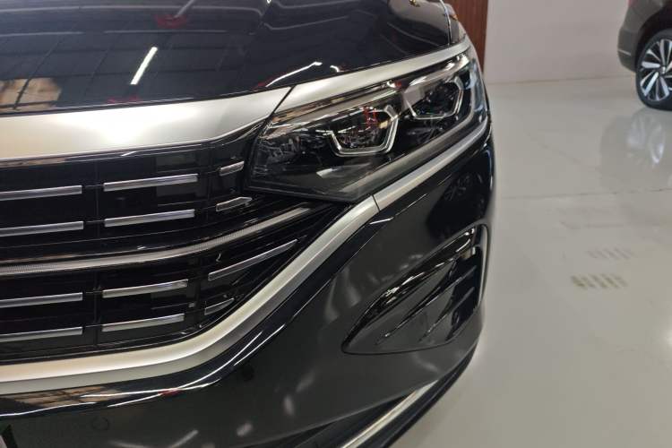 Used Volkswagen Passat 2024 380TSI Dragon Glory Edition
