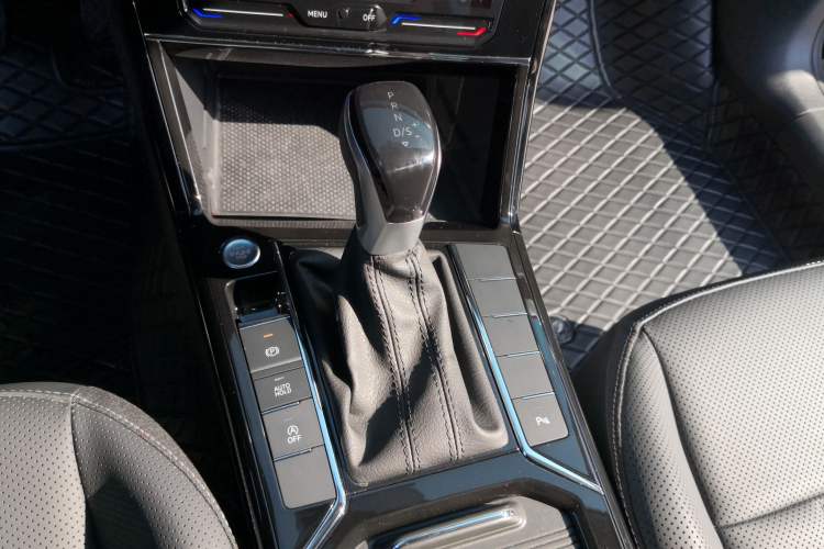 Used Volkswagen Passat 2025 Premium Version 380TSI Dragon Edition
