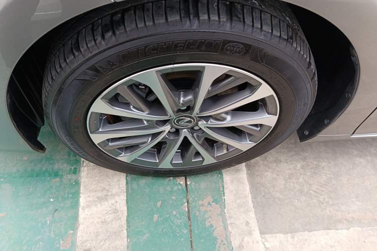 Used Lexus ES 2022 300h Excellence Edition