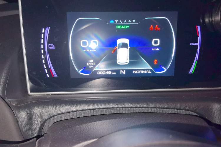 Used ORA White Cat 2022 Upgraded Model 305km Range Luxury Version Lithium-Ion Battery
