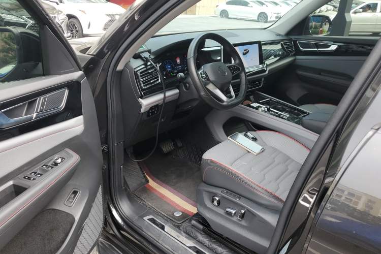 Used Volkswagen Teramont X 2021 330TSI Two-Wheel-Drive Prestige Luxury Edition
