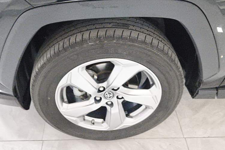 Used Toyota RAV4 2021 2.0L CVT Two-Wheel Drive Fashion PLUS Edition