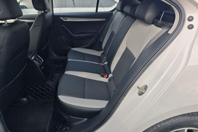 Used Skoda Octavia 2020 1.5L Automatic SmartDrive Comfort Edition
