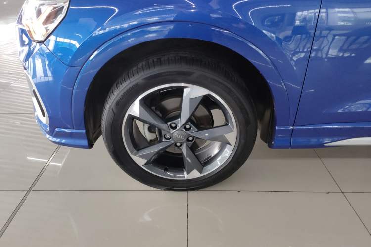 Used Audi Q3 2020 35 TFSI Fashion Dynamic Model
