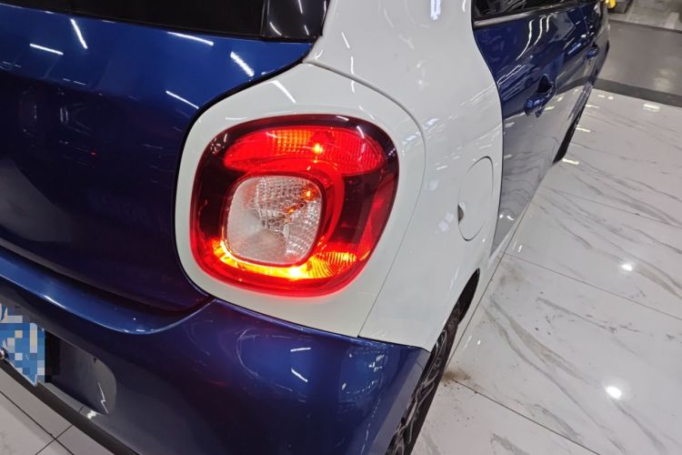 Used  forfour 2016 0.9T 66 kW Pioneer Edition