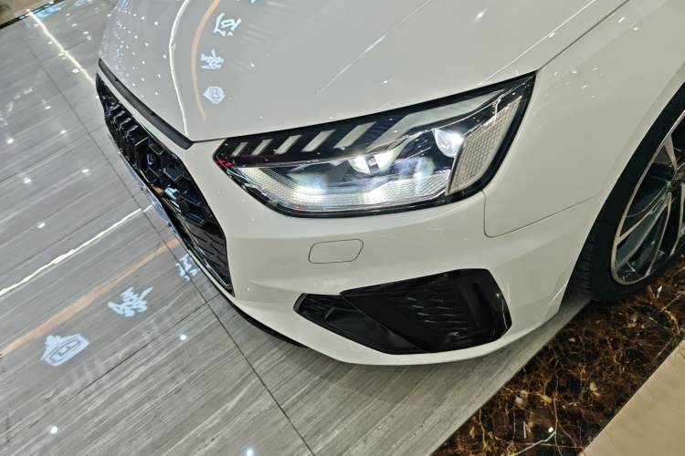 Used Audi A4L 2023 40 TFSI quattro Luxury Dynamic Edition
